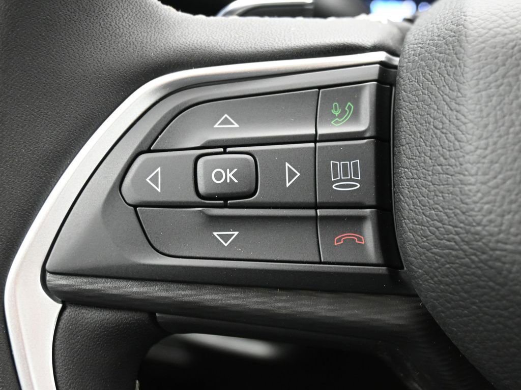 New 2025 Jeep Grand Cherokee Altitude image 23