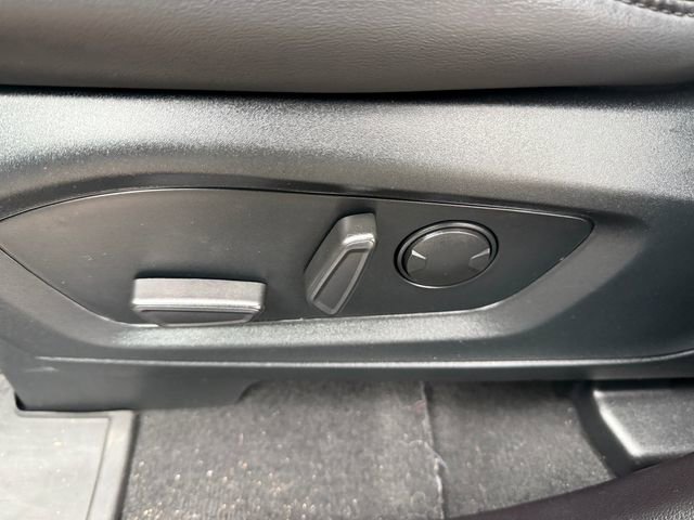 Used 2022 Ford Explorer XLT w/ Equipment Group 202A image 22