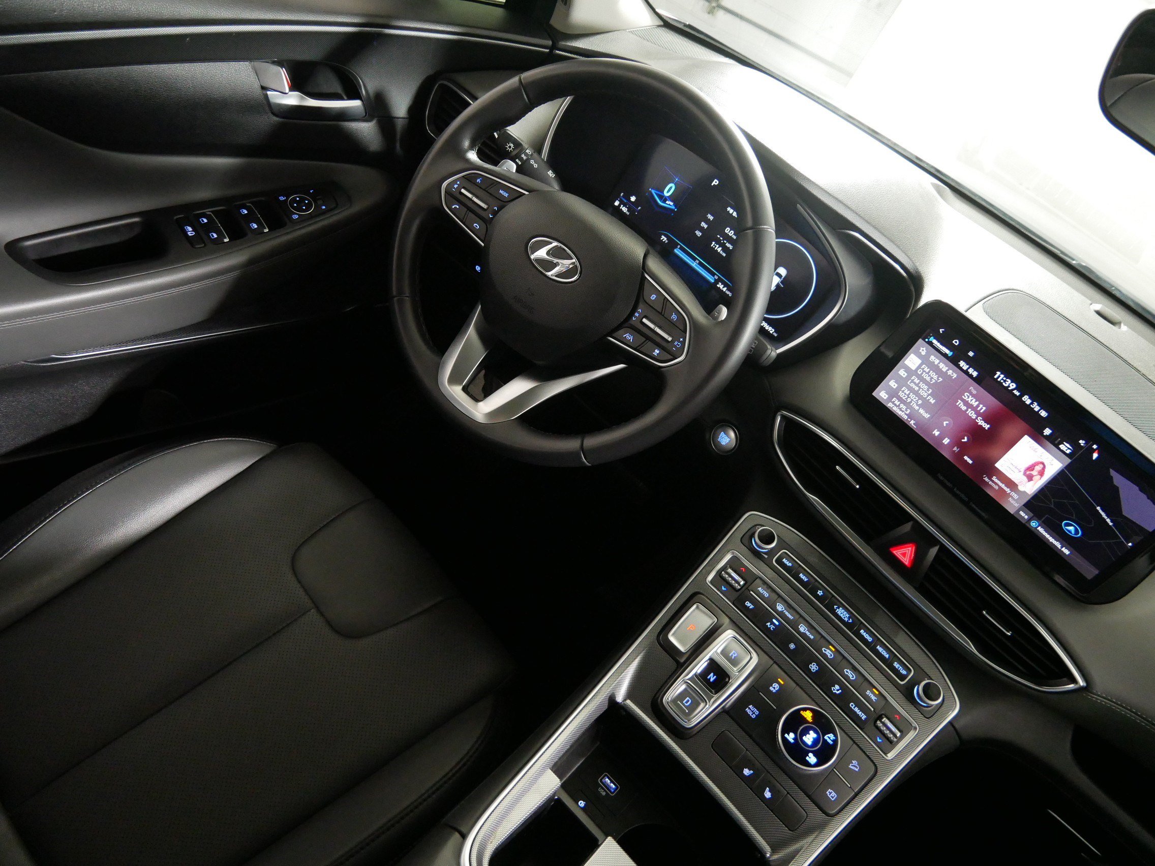 Used 2023 Hyundai Santa Fe SEL w/ Premium Package AWD/4WD image 9
