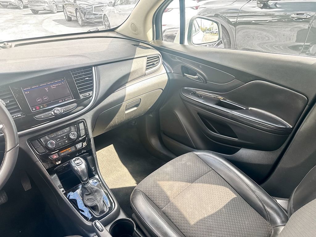 Used 2021 Buick Encore Preferred image 21