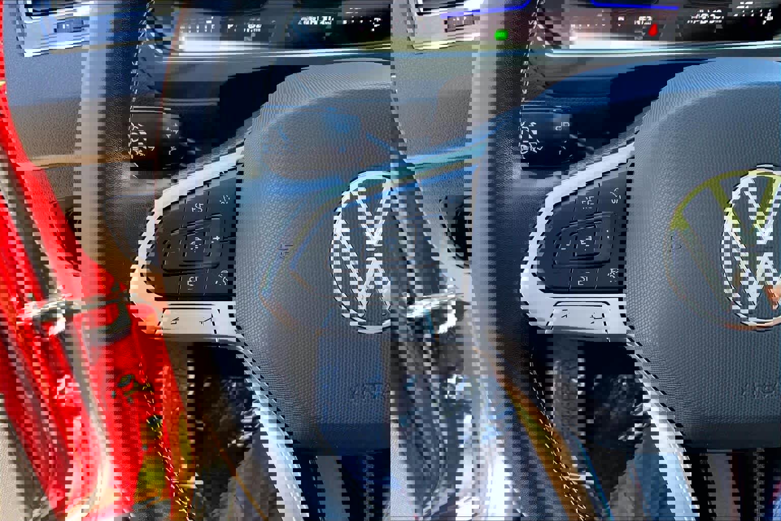 Used 2024 Volkswagen Tiguan SE w/ Panoramic Sunroof Package AWD/4WD image 23