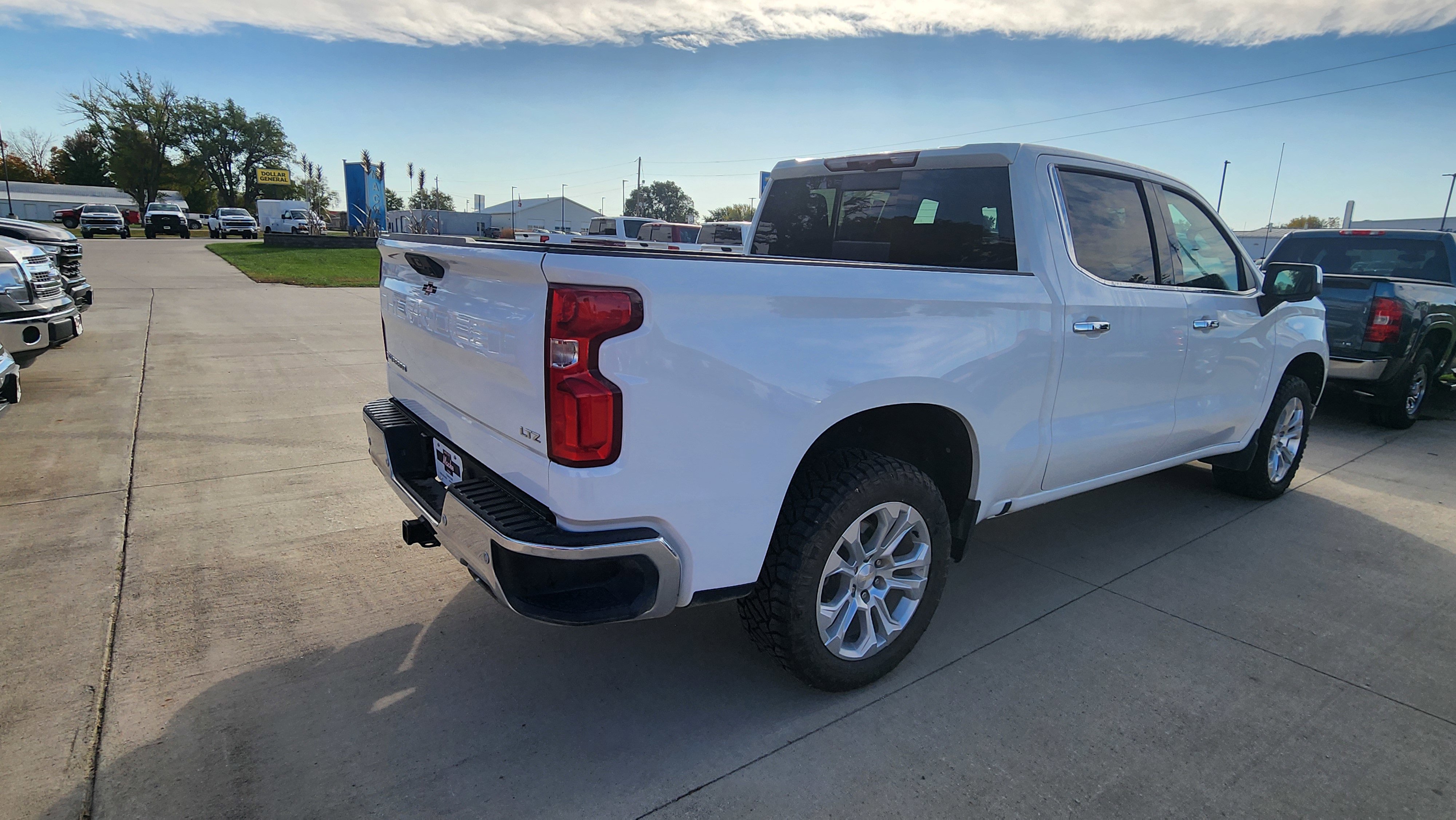 Certified 2023 Chevrolet Silverado 1500 LTZ w/ Technology Package image 5