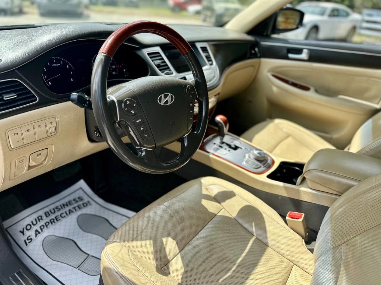 Used 2012 Hyundai Genesis 4.6 image 9