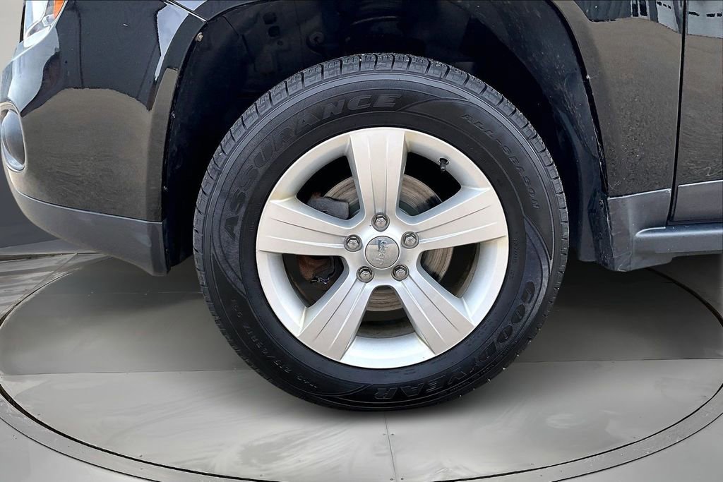 Used 2015 Jeep Compass Sport w/ Power Value Group image 28