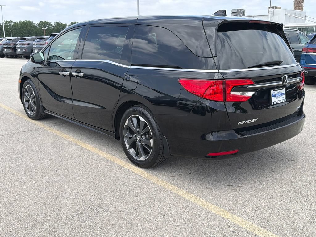 Used 2023 Honda Odyssey Elite image 4