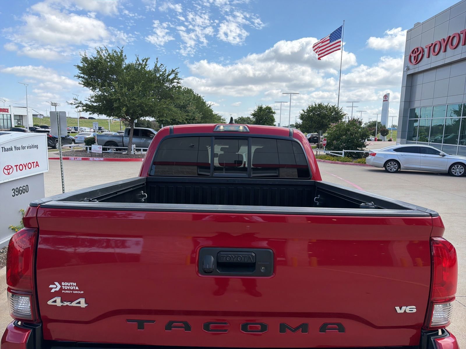 Used 2022 Toyota Tacoma SR AWD/4WD image 14