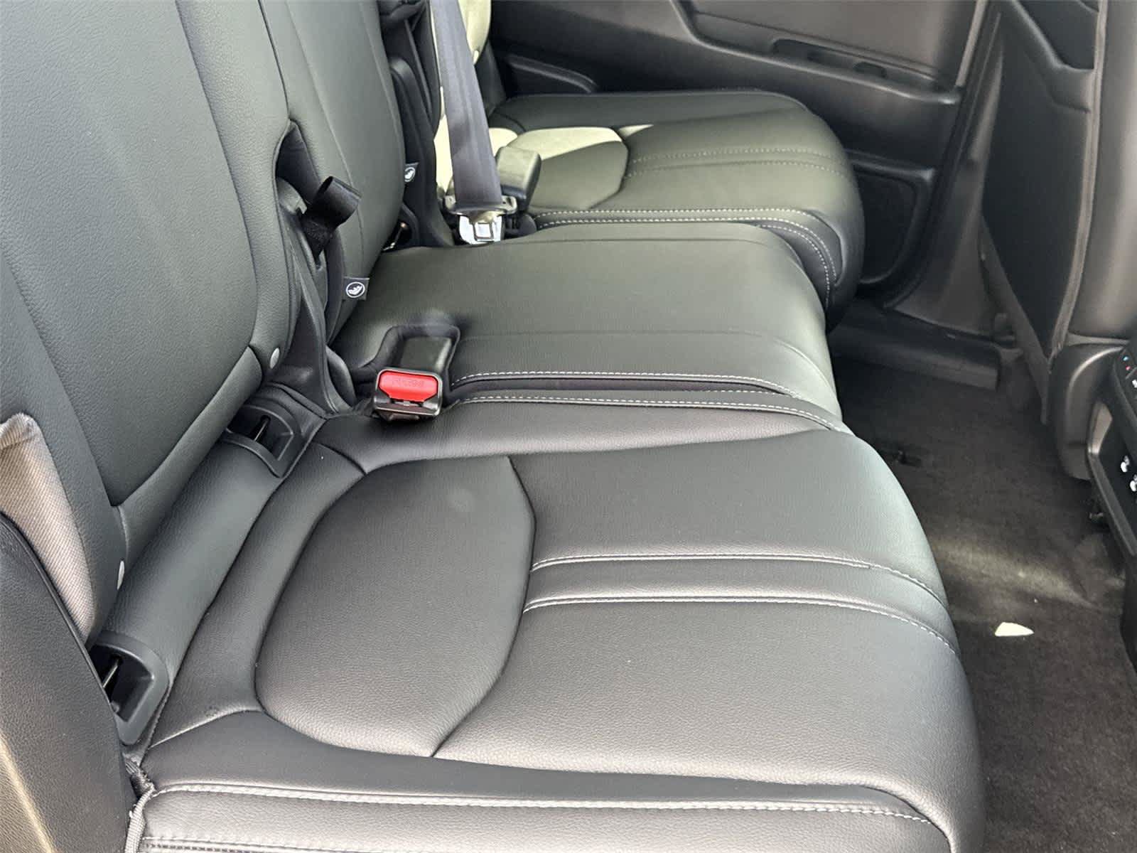 Used 2026 Honda Pilot Touring image 15