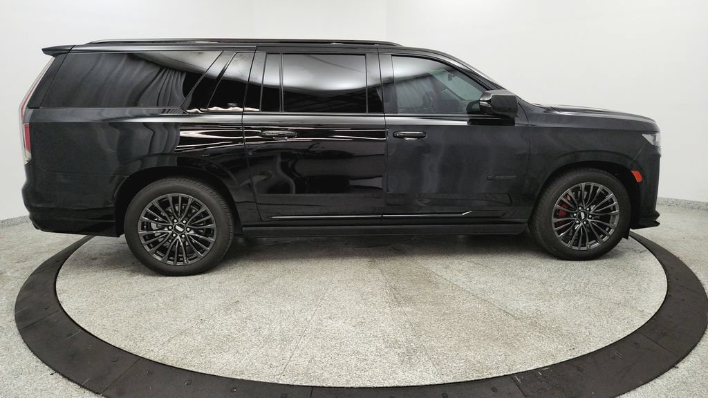 Used 2023 Cadillac Escalade ESV V w/ Heavy-Duty Trailer Package AWD/4WD image 6