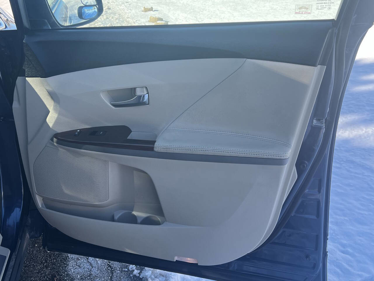 Used 2015 Toyota Venza XLE image 28