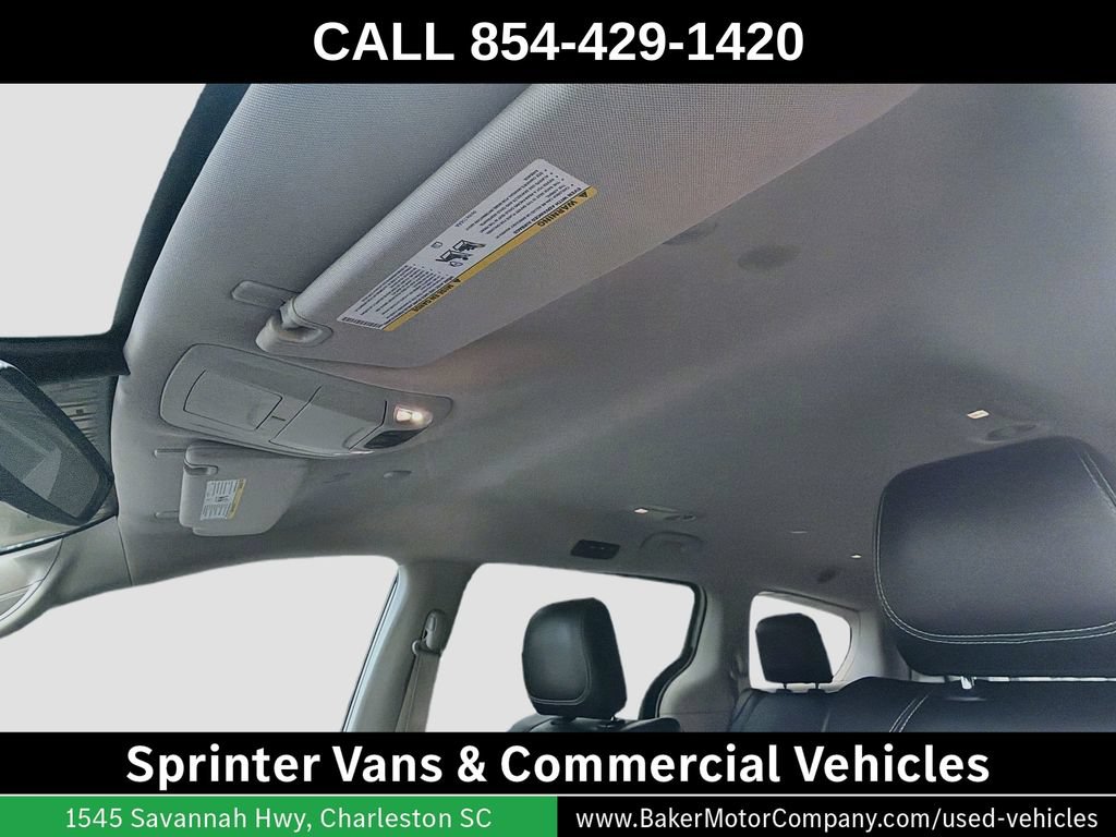 Used 2024 Chrysler Pacifica Touring-L FWD image 23