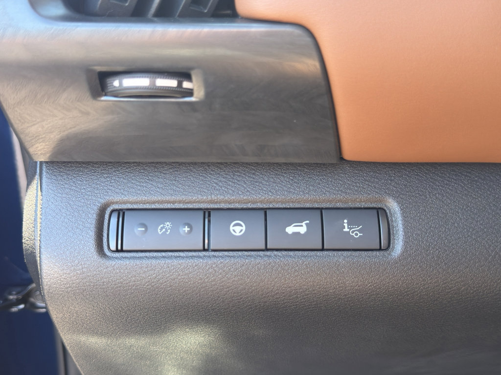 New 2026 Nissan Pathfinder Platinum image 23