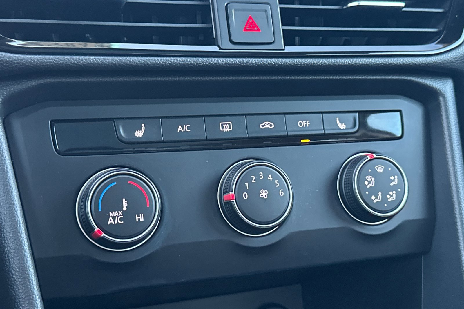 Certified 2022 Volkswagen Taos SE image 20