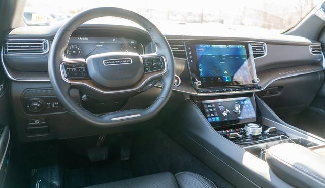 Used 2023 Jeep Grand Wagoneer 4WD w/ Flexible Seating Group image 22