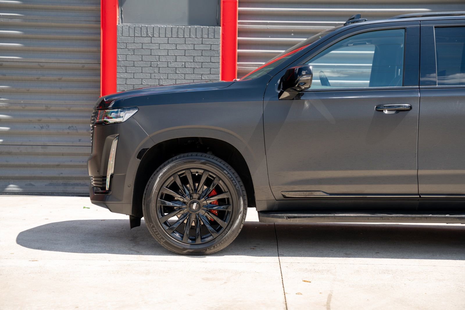 Used 2023 Cadillac Escalade Premium Luxury image 7