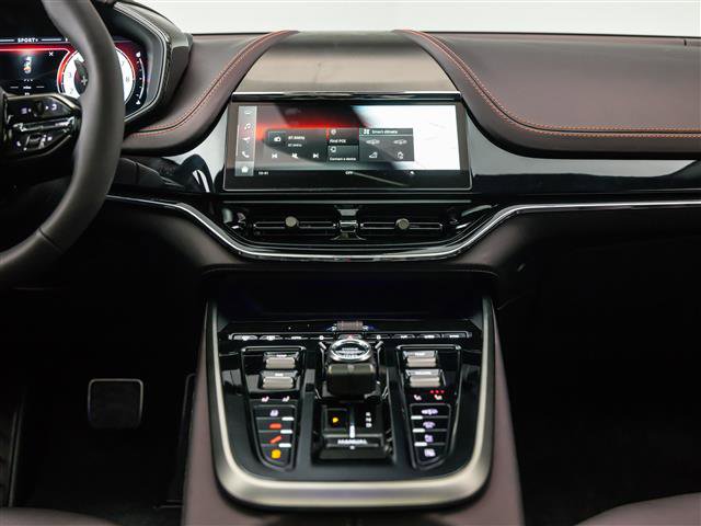 New 2026 Aston Martin DBX 707 image 28