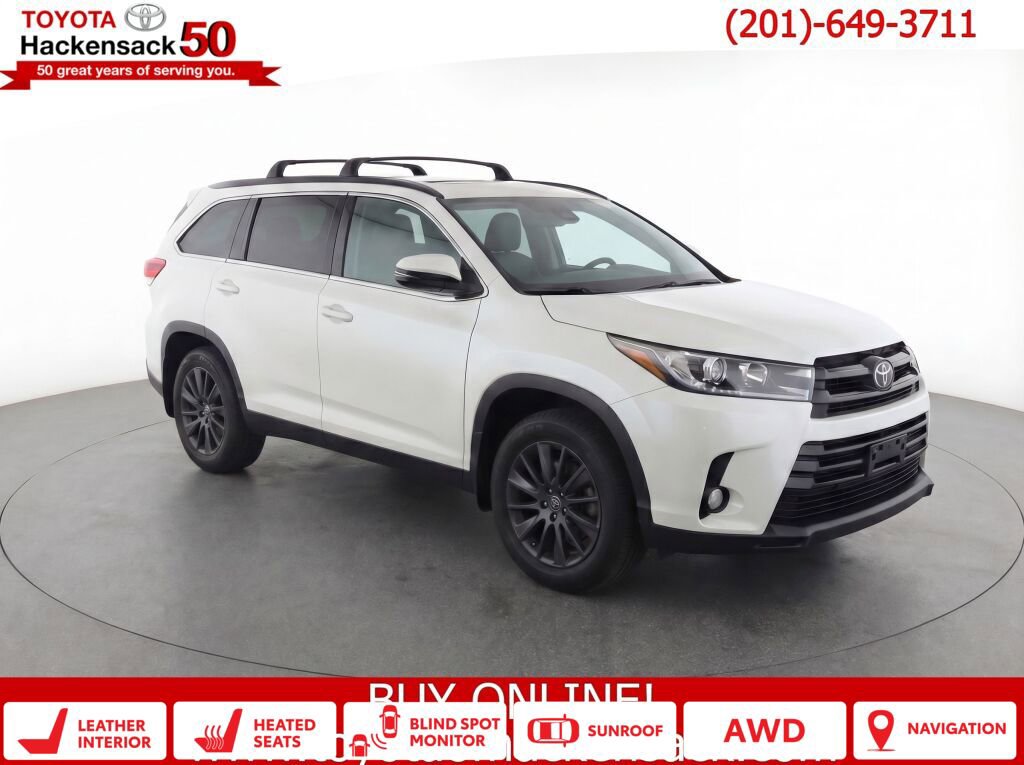 Used 2019 Toyota Highlander SE AWD/4WD image 1