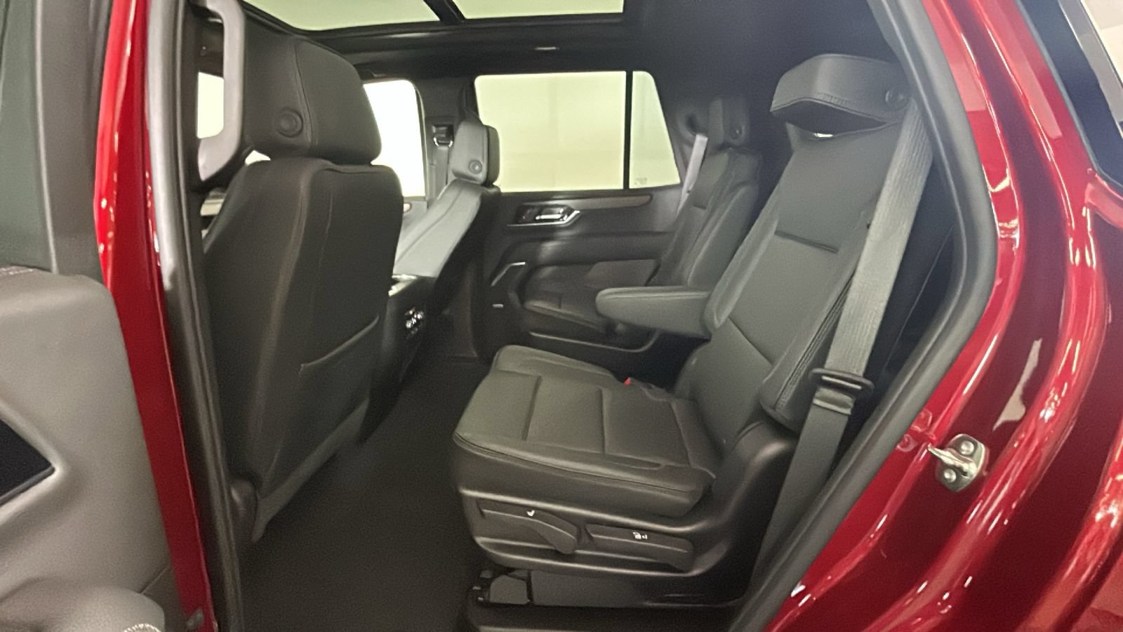 New 2026 GMC Yukon Denali w/ Sun & Power Step Package AWD/4WD image 31