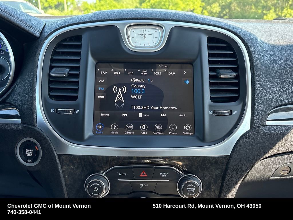 Used 2018 Chrysler 300 Limited AWD/4WD image 20