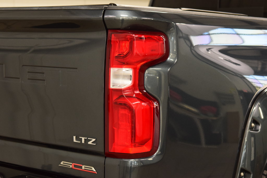 Used 2020 Chevrolet Silverado 2500 LTZ w/ LTZ Premium Package AWD/4WD image 20