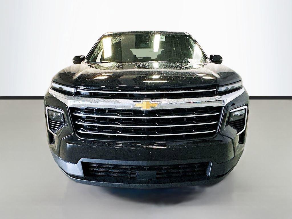 New 2025 Chevrolet Traverse LT FWD image 4