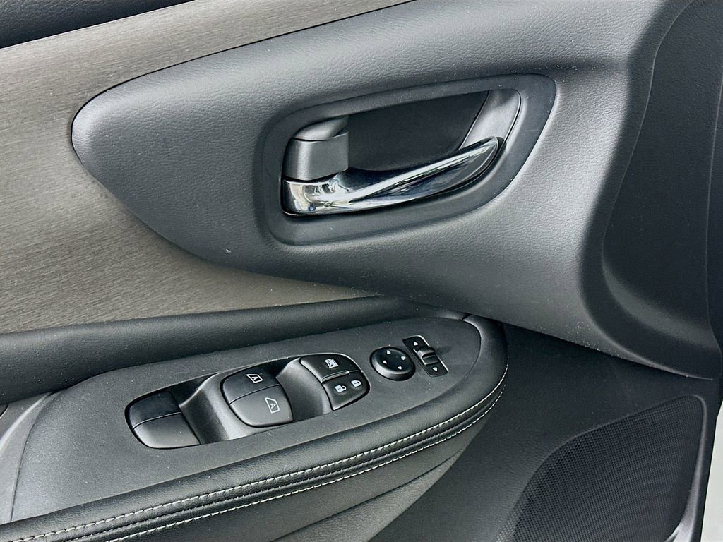 Certified 2024 Nissan Murano SV w/ SV Midnight Edition Package image 25