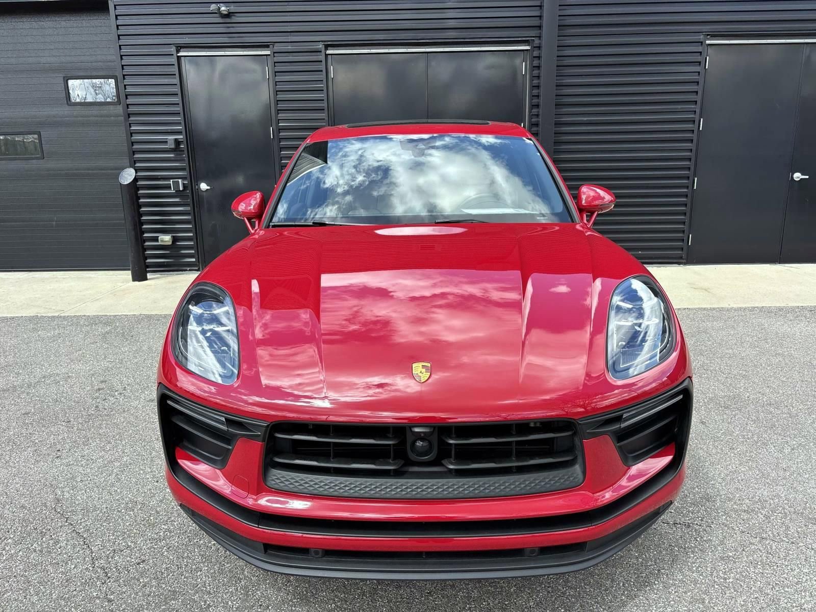Used 2026 Porsche Macan AWD/4WD image 13