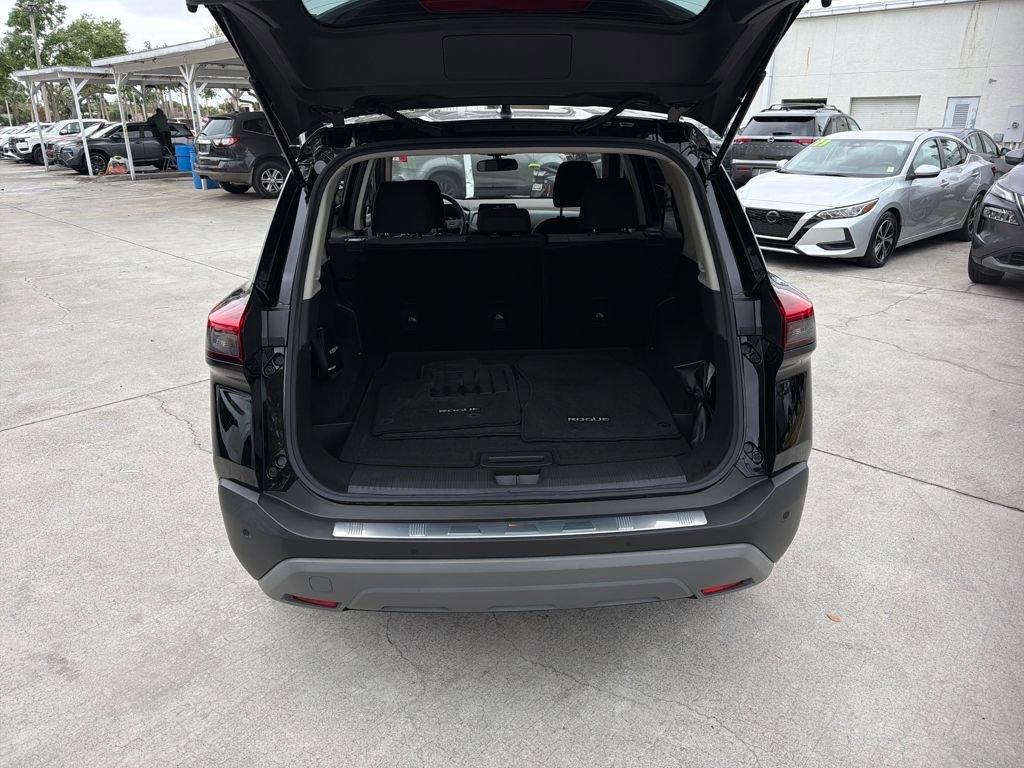 Certified 2023 Nissan Rogue SV image 33