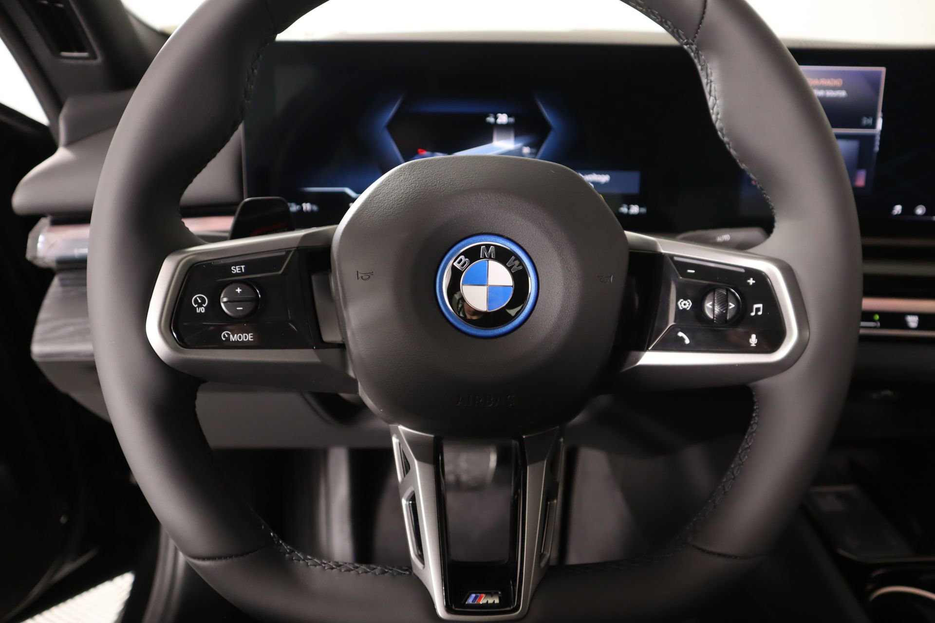 New 2026 BMW i5 eDrive40 w/ M Sport Package AWD/4WD image 3