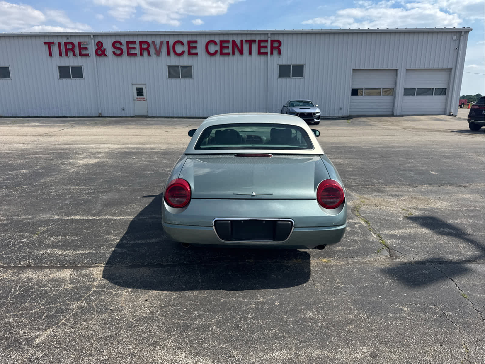 Used 2004 Ford Thunderbird Pacific Coast RWD image 5