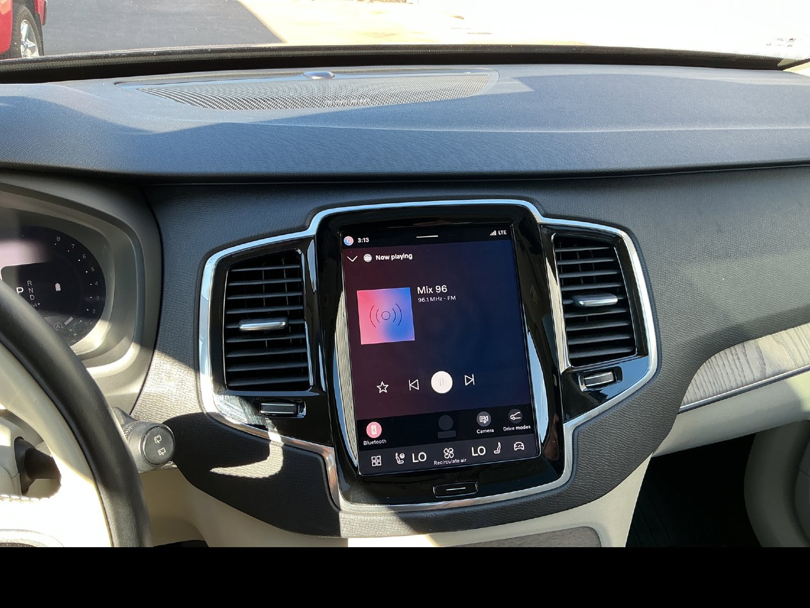 Certified 2023 Volvo XC90 B6 Plus w/ Protection Package Premier AWD/4WD image 17