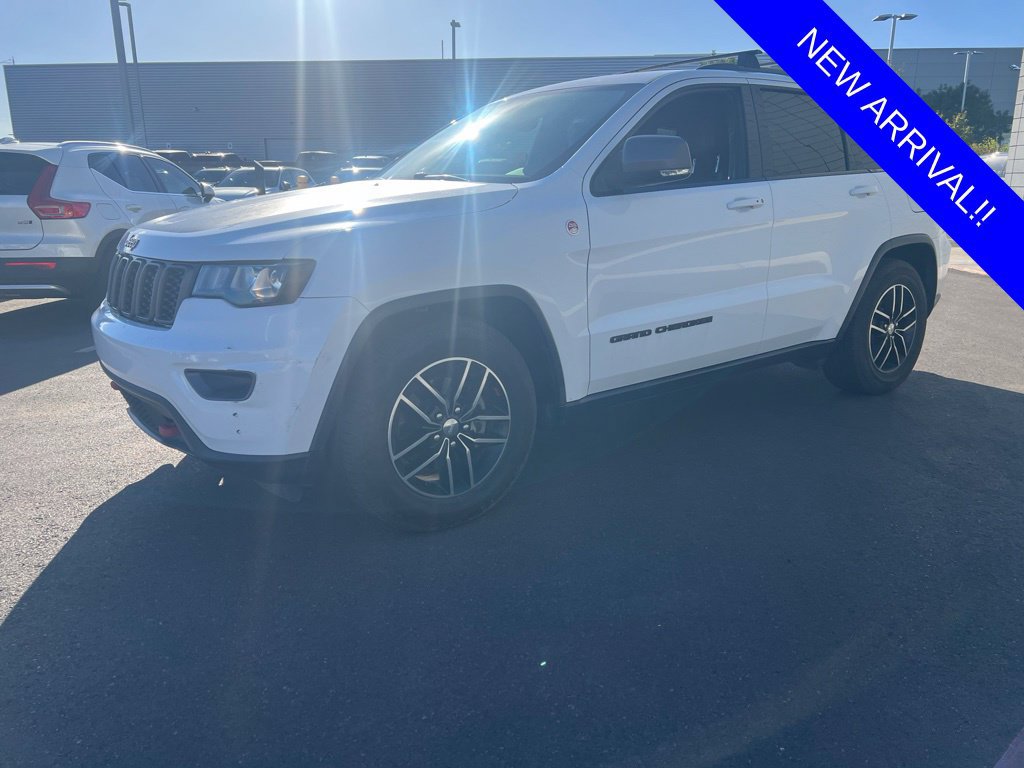 Used 2017 Jeep Grand Cherokee Trailhawk AWD/4WD image 3