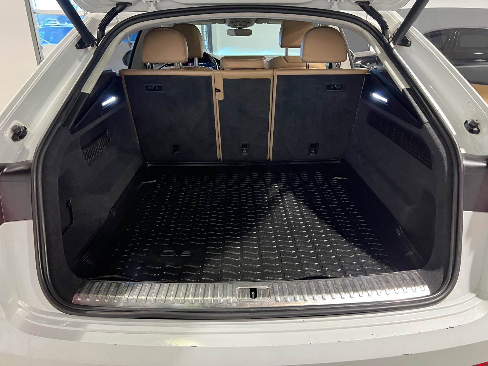 Used 2019 Audi Q8 Prestige image 34