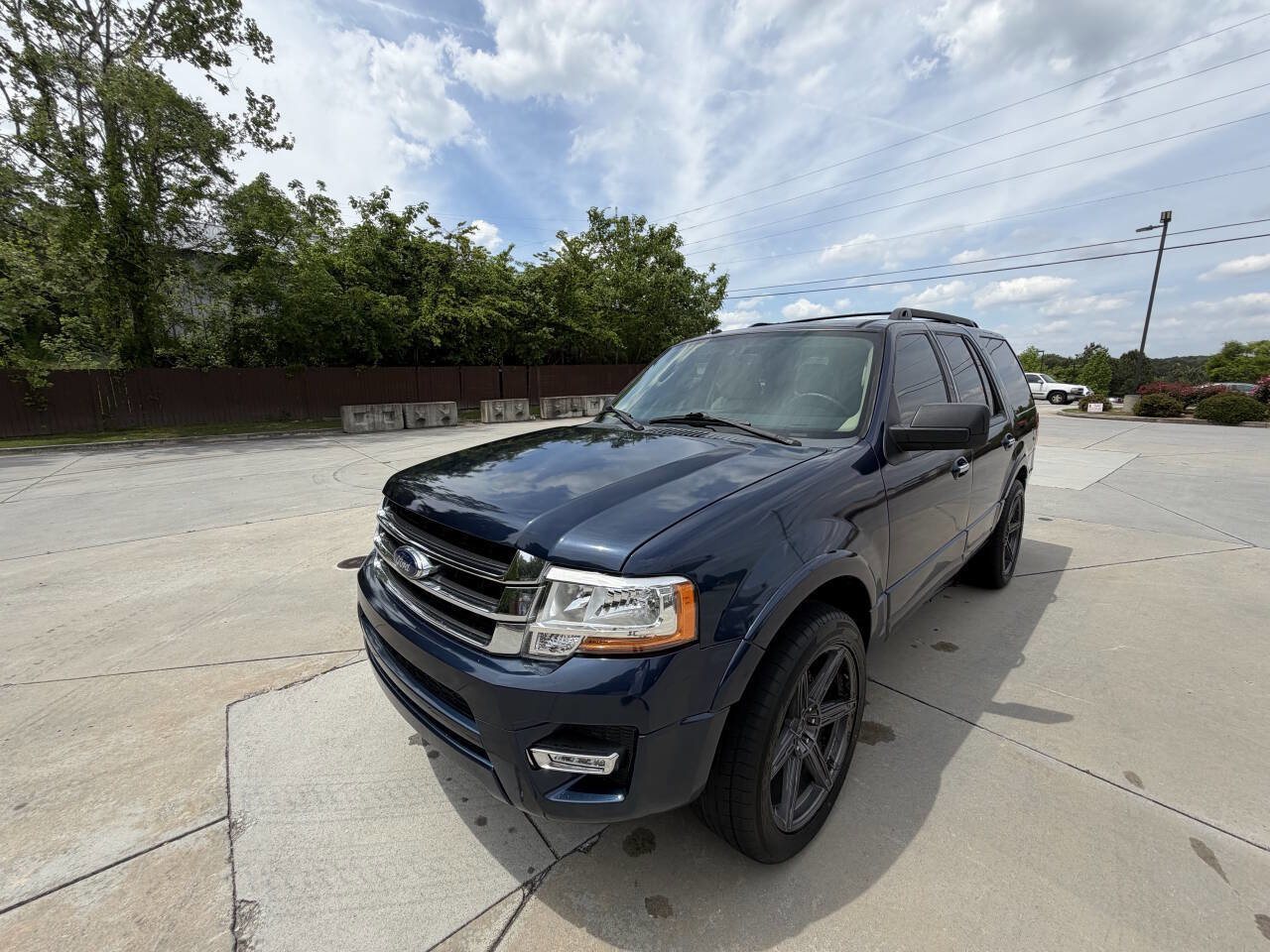 Used 2016 Ford Expedition XLT w/ Equipment Group 202A RWD image 33