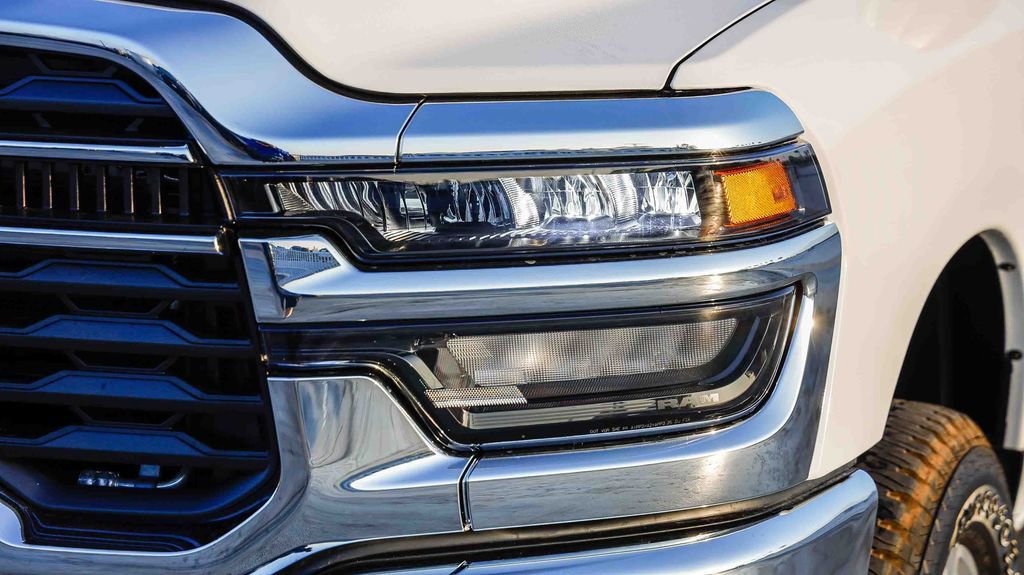 New 2026 RAM 2500 Big Horn AWD/4WD image 5