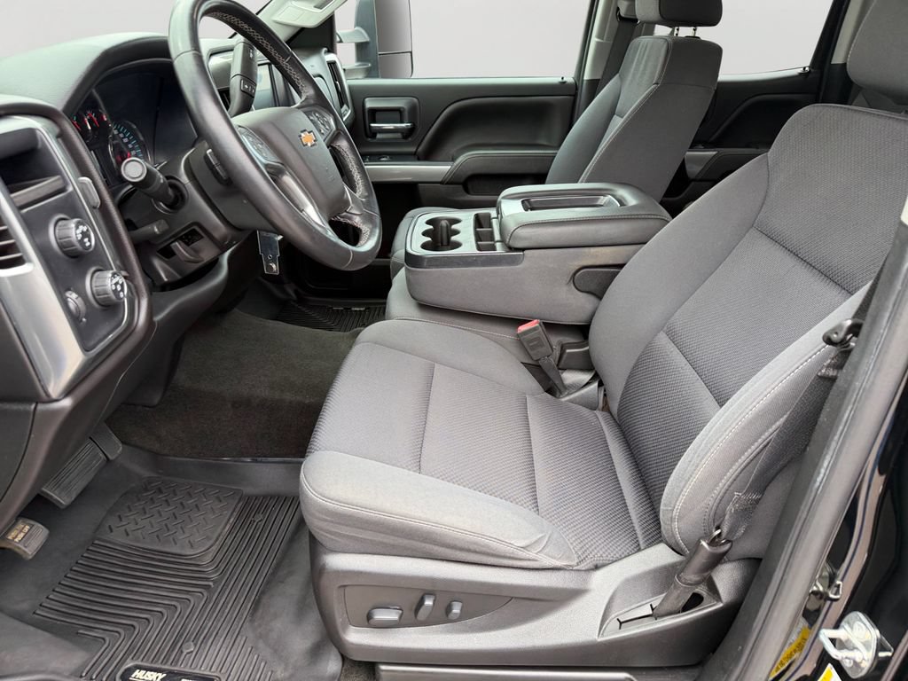 Used 2018 Chevrolet Silverado 1500 LT w/ LT Convenience Package AWD/4WD image 23