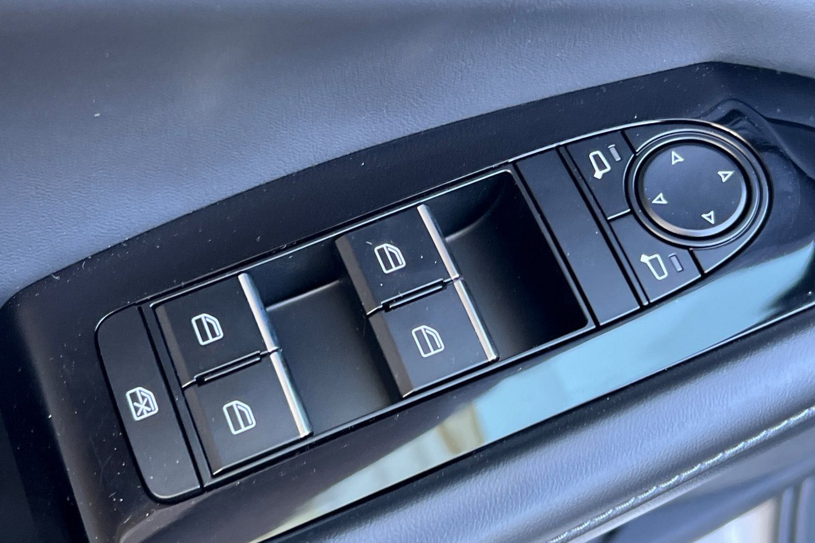 Used 2025 MAZDA CX-30 AWD 2.5 S w/ Select Sport Pkg image 13