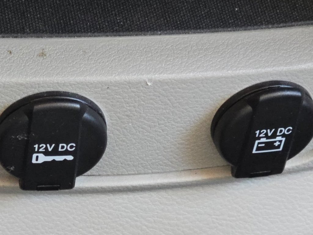 Used 2016 Chrysler Town & Country Touring FWD image 7