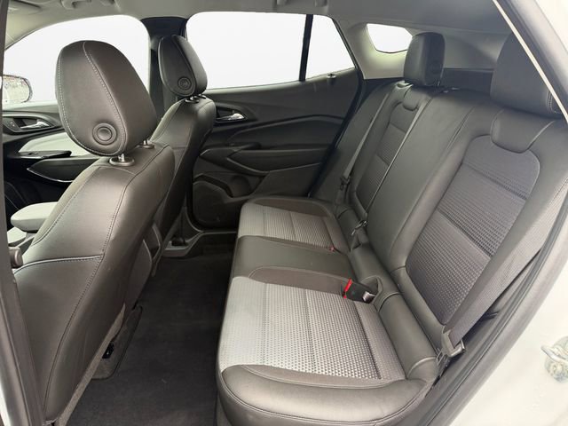 Used 2025 Chevrolet Trax LT w/ LT Convenience Package image 13