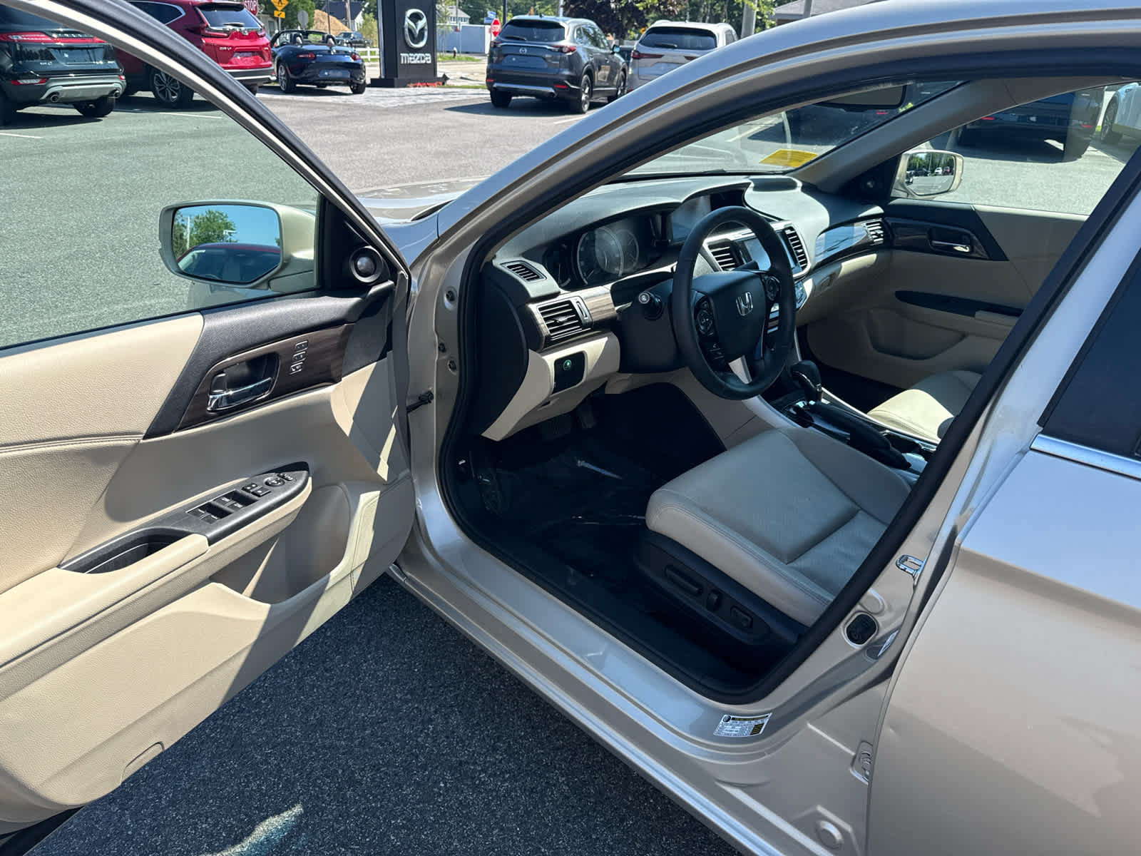 Used 2017 Honda Accord EX-L image 11