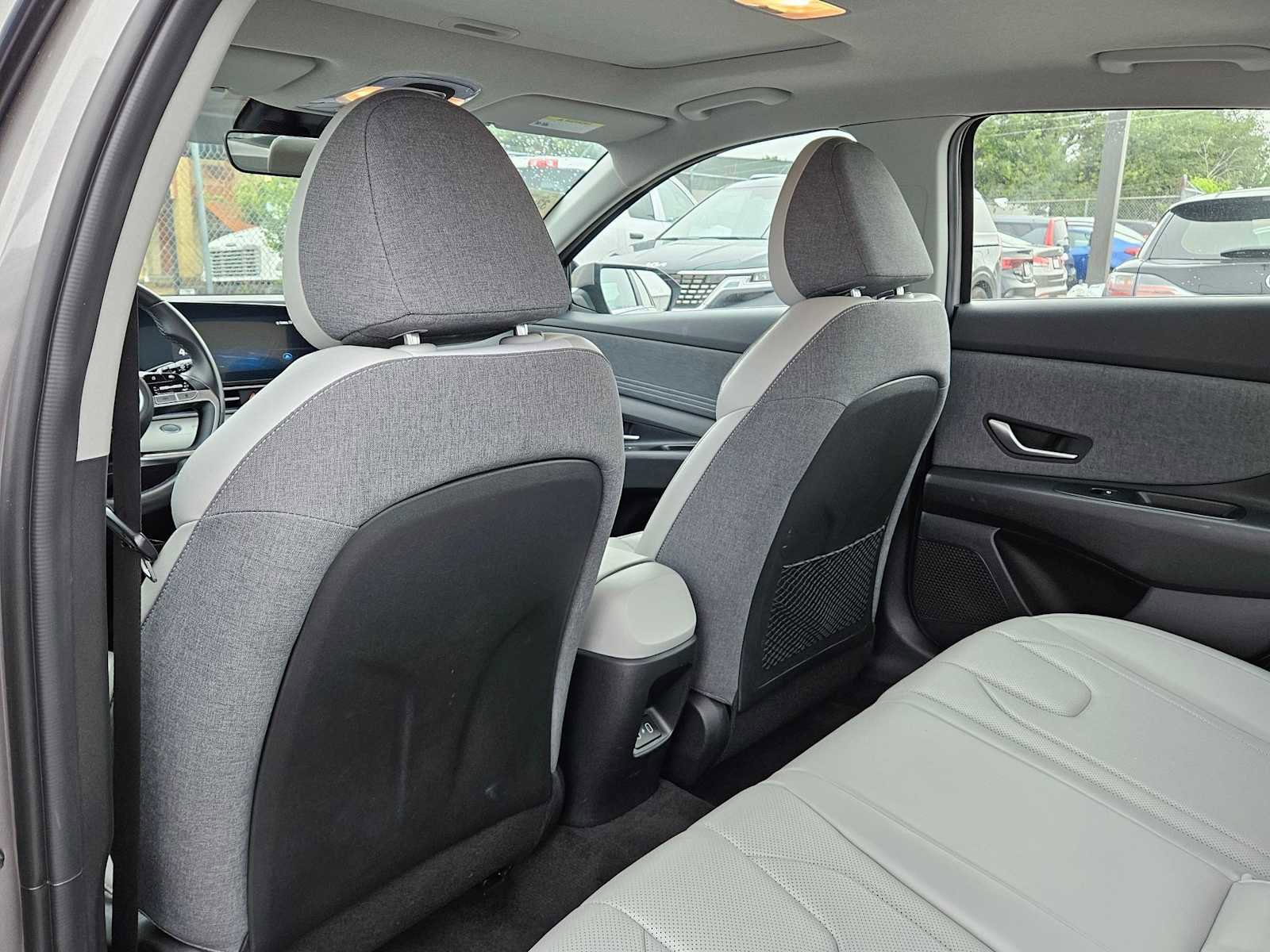Used 2024 Hyundai Elantra Limited FWD image 17