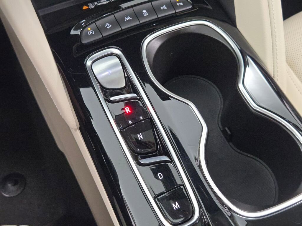 Used 2023 Buick Envision Avenir image 32