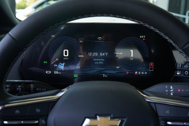 New 2025 Chevrolet Equinox EV LT image 15