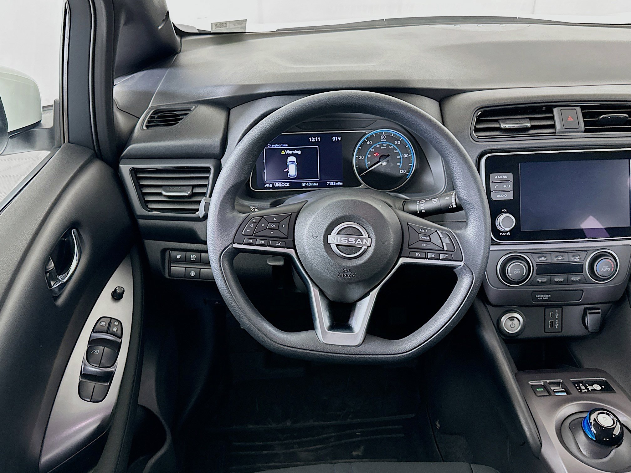 Used 2025 Nissan Leaf S FWD image 18