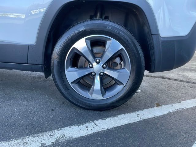 Used 2019 Jeep Cherokee Limited image 33