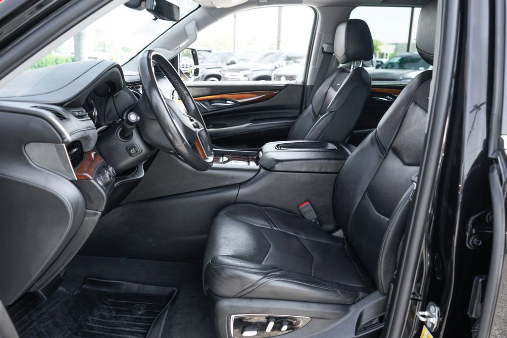 Used 2018 Cadillac Escalade ESV Premium Luxury image 21