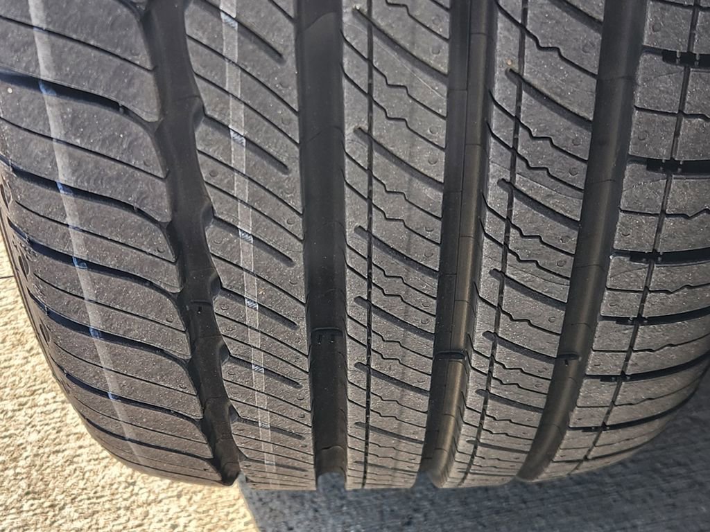 Certified 2023 Lexus ES 350 F Sport w/ Accessory Package (Z2) image 11