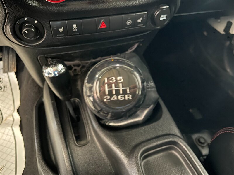 Used 2012 Jeep Wrangler Sahara AWD/4WD image 11