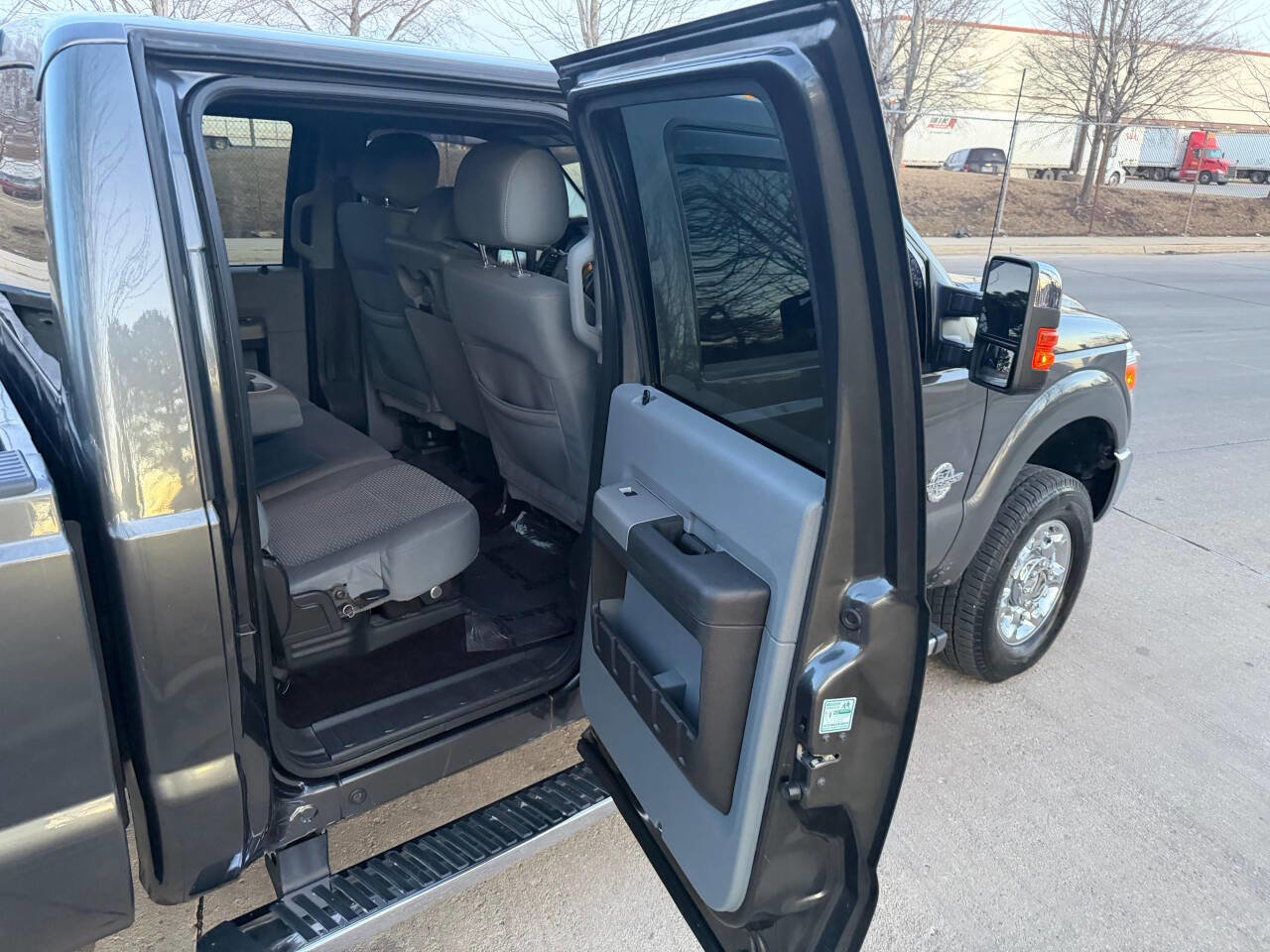 Used 2015 Ford F250 XLT w/ XLT Premium Package image 21
