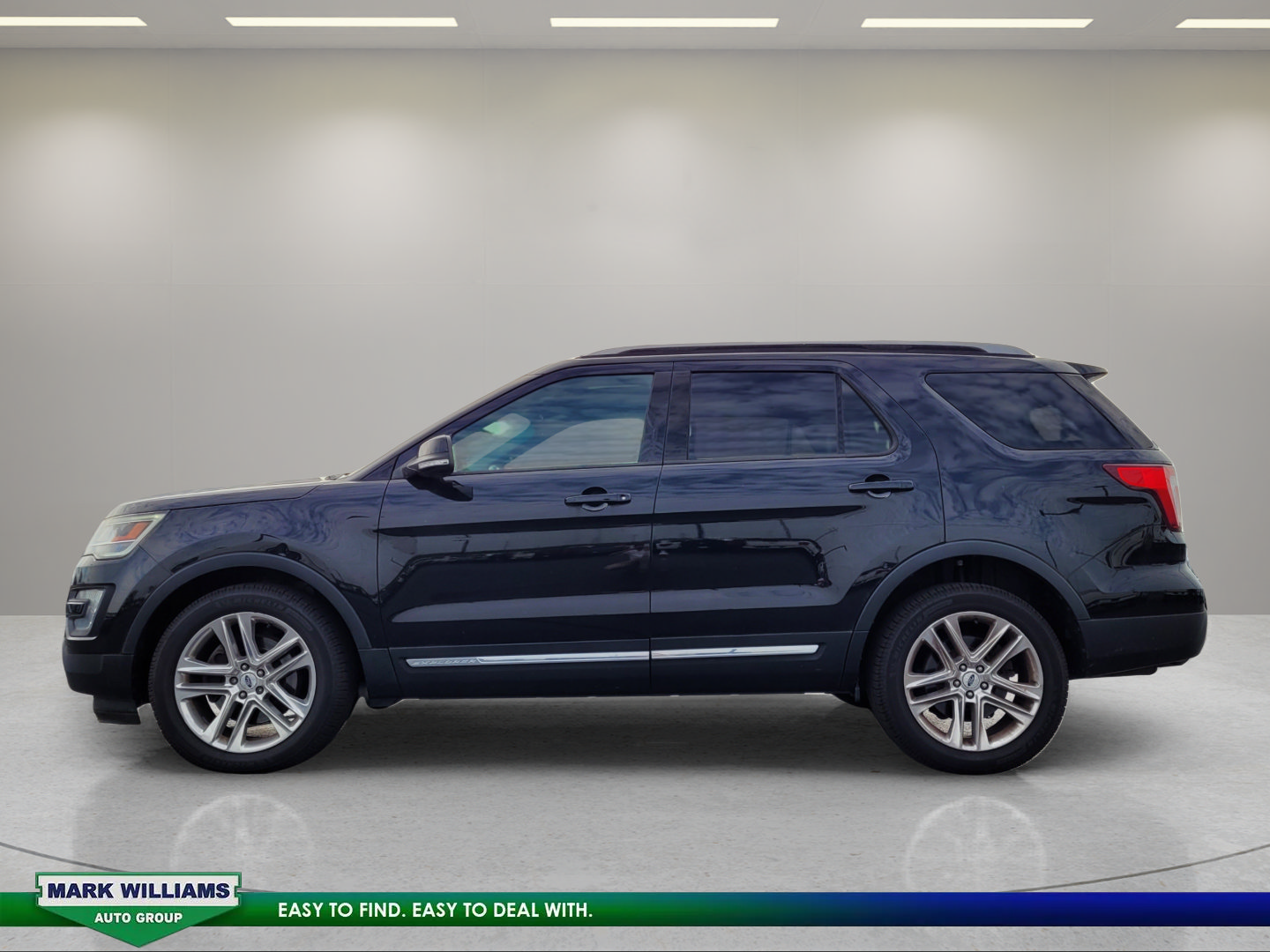 Used 2017 Ford Explorer XLT w/ Equipment Group 202A AWD/4WD image 7