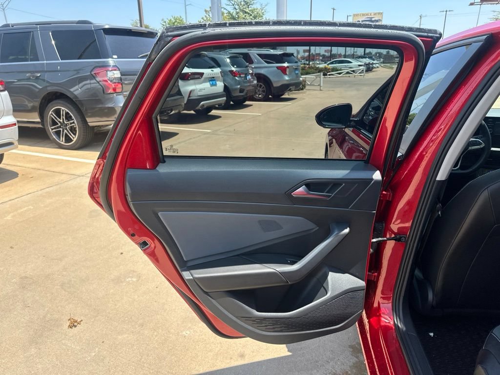Used 2026 Volkswagen Jetta SEL FWD image 13